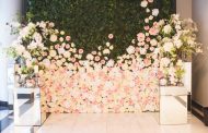 Comment coller un mur de fleur artificielles ?