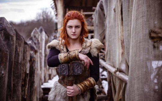 Quels sont les accessoires indispensables pour un cosplay Viking ?