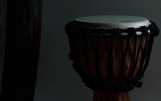 Maîtriser le hang drum : Techniques et astuces pour débutants